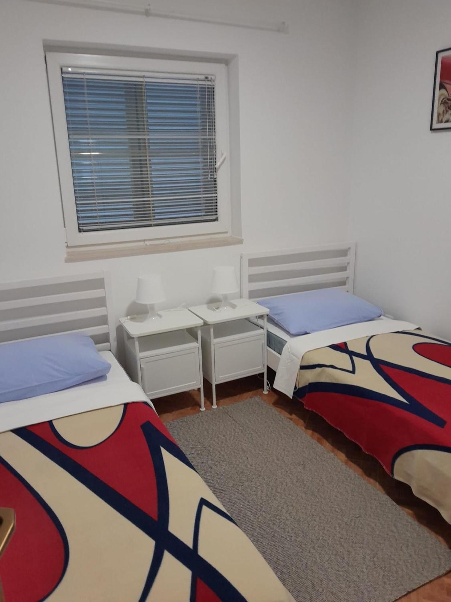 Apartments Josip Drage Exterior photo